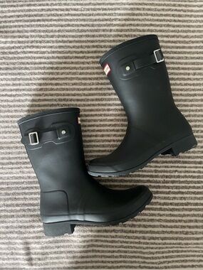 Hunter Black Women's Original Tour Short Boots EUC Size 9